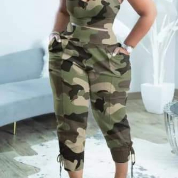 Clothes - Picture 10 of 14